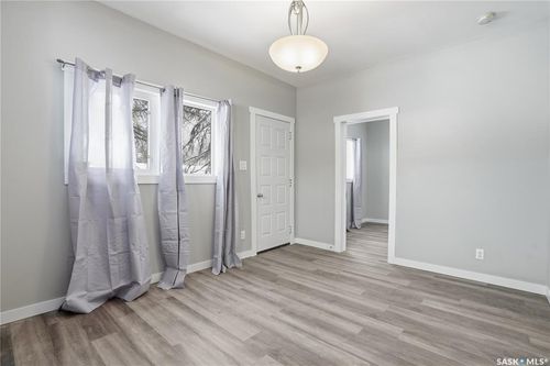 726 Cameron St, Regina, SK, S4T2S1 | Card Image