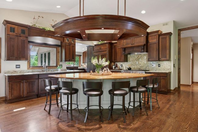 1405 W Farm Rd, House other with 5 bedrooms, 5 bathrooms and null parking in Chaska MN | Image 25