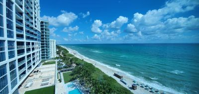 C1115 - 6801 Collins Ave, Condo with 1 bedrooms, 1 bathrooms and null parking in Miami Beach FL | Image 1