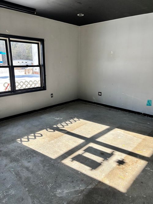 175 Old Turnpike Rd, Nottingham, NH, 03290-6002 | Card Image