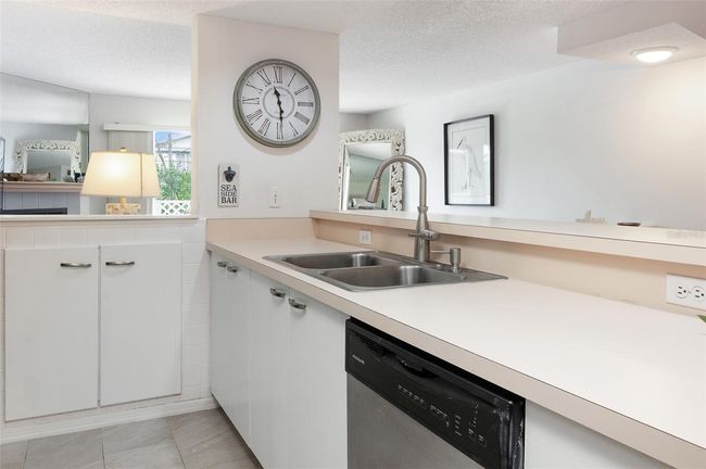 623 Garland Cir, Townhouse with 3 bedrooms, 2 bathrooms and null parking in INDIAN ROCKS BEACH FL | Image 18