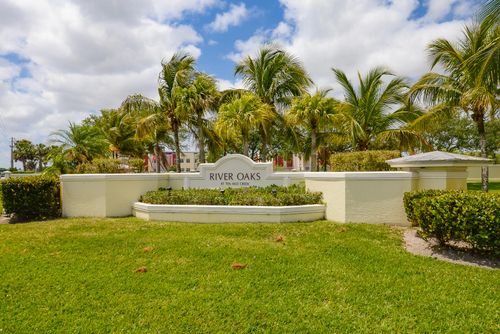 3902 Sabal Way, FORT PIERCE, FL, 34981-5117 | Card Image
