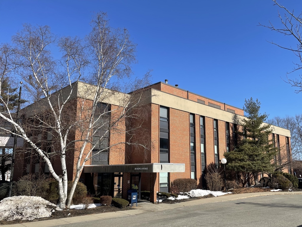 207-20 Hope Ave, Waltham, MA 02453