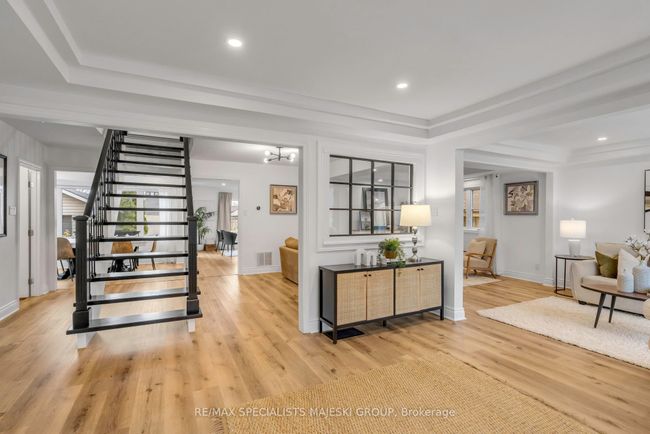 23 Carnation Ave, House other with 5 bedrooms, 3 bathrooms and 4 parking in Etobicoke ON | Image 4