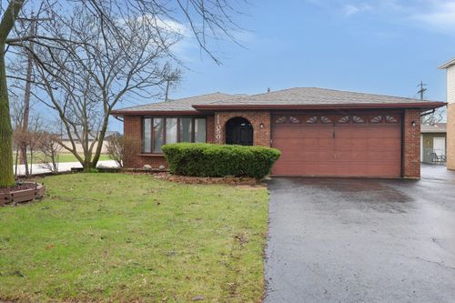 11050 Parkside Ave, Chicago Ridge, IL, 60415-2431 | Card Image