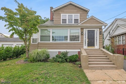2-11 Brookwood Dr, Maplewood, NJ, 07040-1904 | Card Image