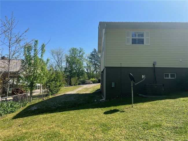 104 Oak St, House other with 3 bedrooms, 2 bathrooms and null parking in Jasper AR | Image 4