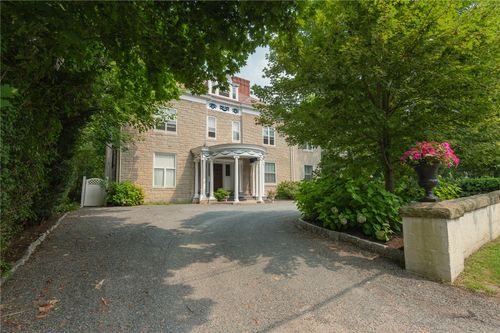 apt-2-90 Rhode Island Ave, Newport, RI, 02840-3300 | Card Image