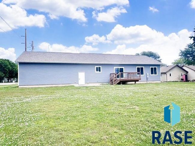 415 Elm St, House other with 3 bedrooms, 2 bathrooms and null parking in Lennox SD | Image 25