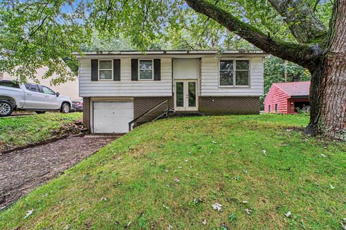 138 Memorial Dr, Michigan City, IN, 46360-2622 | Card Image