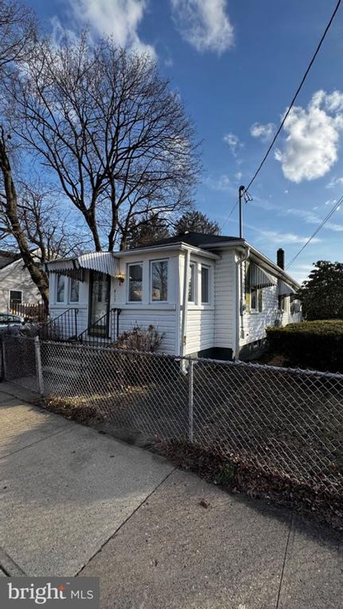 413 Parkinson Ave, Hamilton, NJ, 08610-5013 | Card Image