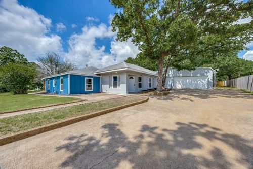1023 Oak Dr, Denison, TX, 75020-1222 | Card Image
