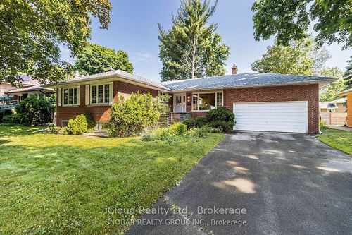 3525 Enniskillen Cir, Mississauga, ON, L5C2M9 | Card Image