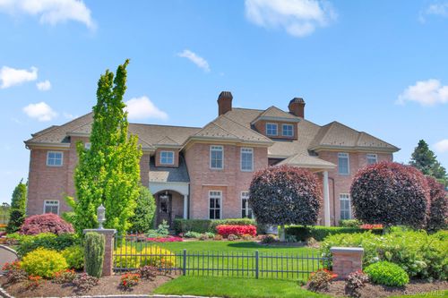 27 True Harbour Way, West Islip, NY, 11795-5147 | Card Image