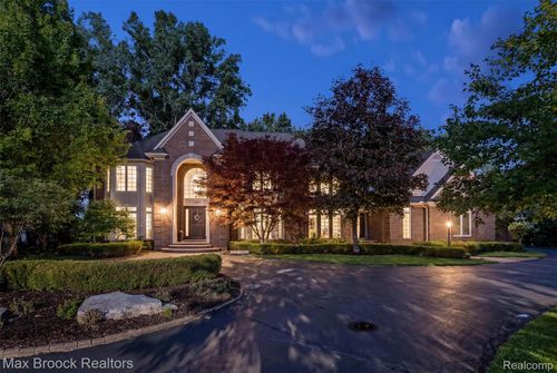 398 Shrewsbury Dr, Clarkston, MI, 48348-3668 | Card Image