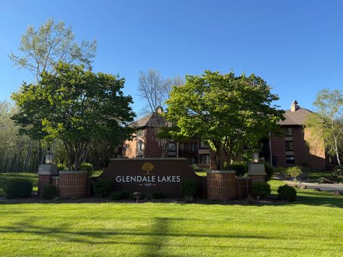1600 W Green Tree Rd, GLENDALE, WI, 53209-2955 | Card Image