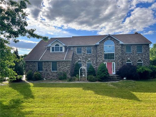 630 Clearfield Rd, Nazareth, PA, 18064-9474 | Card Image