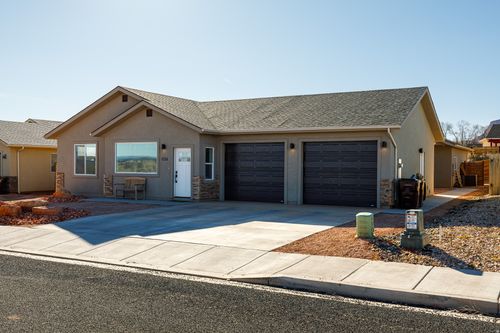 1558 S East Creekside Dr, Kanab, UT, 84741-1266 | Card Image