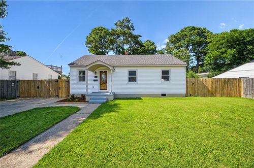 218 Castlewood Rd, Portsmouth, VA, 23702-2016 | Card Image