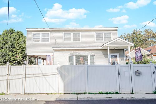 29 Topping St, Staten Island, NY, 10306-5752 | Card Image