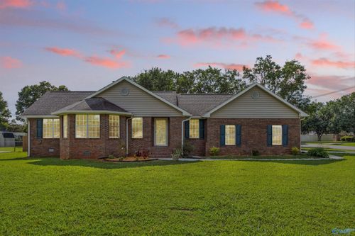 104 Grindingstone Way, Huntsville, AL, 35811-8612 | Card Image