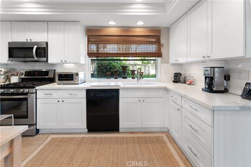 1 Cerrito, Irvine, CA, 92612-2603 | Card Image