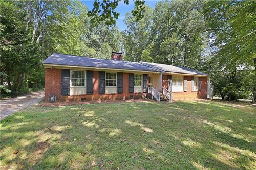 5510 Mecklenburg Rd, Greensboro, NC, 27407-7235 | Card Image