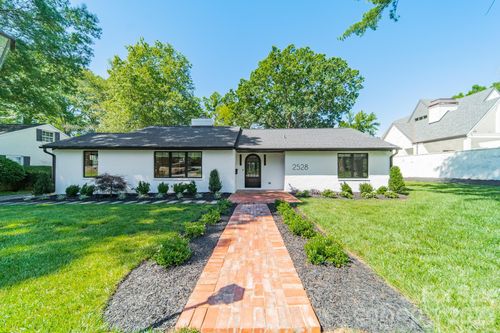 2528 Providence Rd, Charlotte, NC, 28211-1806 | Card Image
