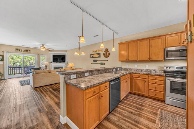 Kitchen & great room | Image 12