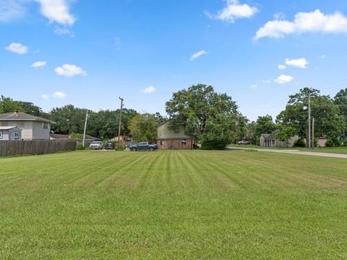 AVE I Matthews St, Bay City, TX, 77414 | Card Image