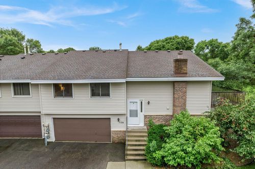 7104 Pontiac Cir, Chanhassen, MN, 55317-9451 | Card Image