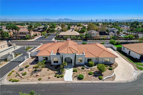 1720 Oval Cir, Las Vegas, NV, 89117-1332 | Card Image