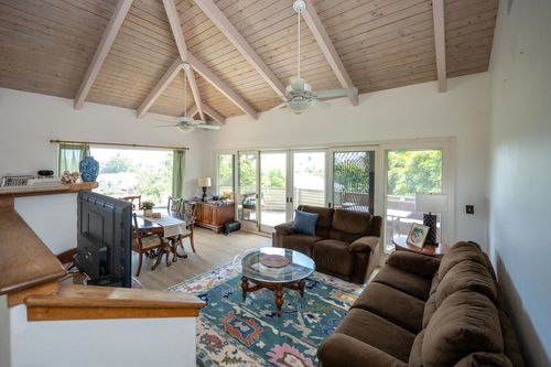 3863 Mahinahina St, Lahaina, HI, 96761-9347 | Card Image