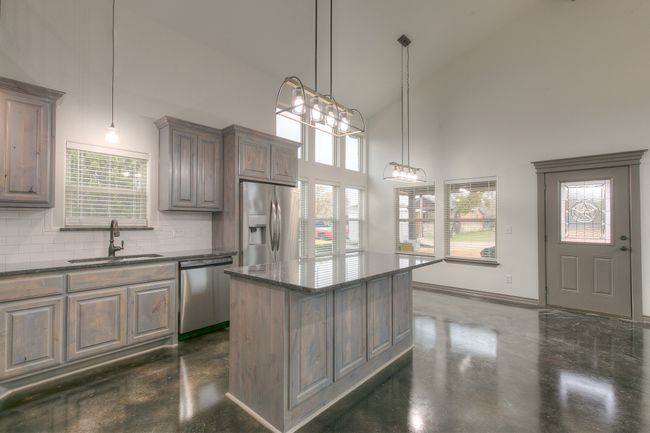 2600 Deer Trl, House other with 2 bedrooms, 1 bathrooms and null parking in Granbury TX | Image 14