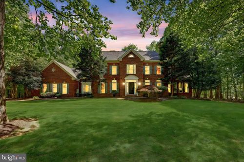 10137 Community Ln, FAIRFAX STATION, VA, 22039-2530 | Card Image