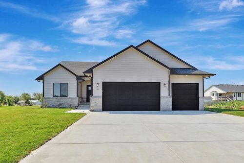 141 E Poplar Cir, Goddard, KS, 67052-9091 | Card Image