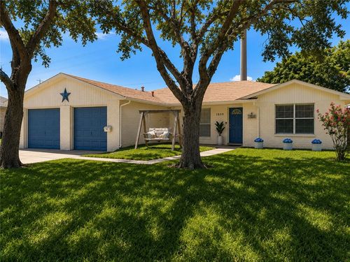 1809 Baffin Drive, Portland, TX, 78374 | Card Image