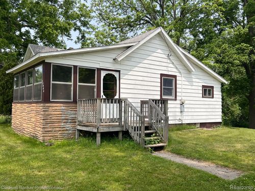13063 Shaftsburg Rd, Perry, MI, 48872-8190 | Card Image