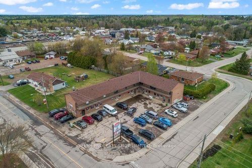 1049 Victoria St, Petawawa, ON, K8H2E2 | Card Image