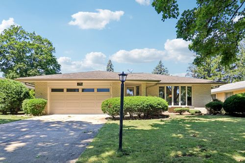 1706 N Aspen Dr, Mount Prospect, IL, 60056-1634 | Card Image