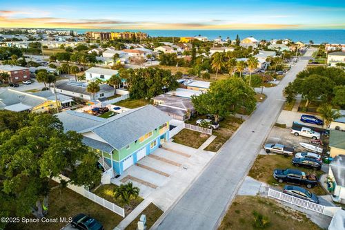 422 Jefferson Ave, Cape Canaveral, FL, 32920-2204 | Card Image