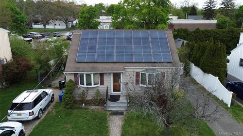 11 Cortelyou St W, Huntingtn Sta, NY, 11746-3306 | Card Image