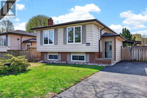 368 Carson Dr, Hamilton, ON, L8T4V1 | Card Image