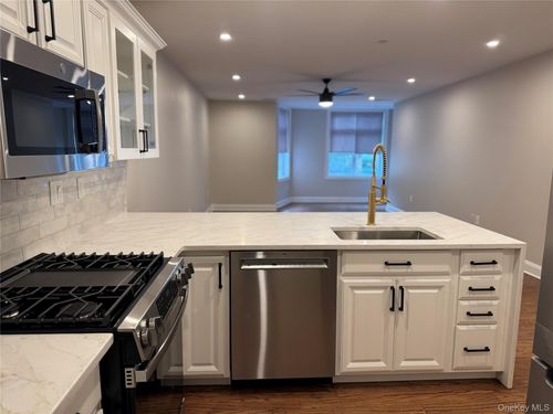 3111 Leeward Dr, Haverstraw, NY, 10927-2127 | Card Image