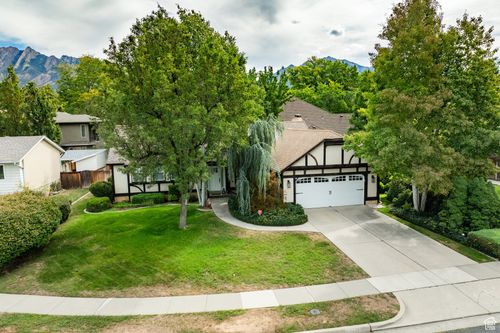 6427 Rodeo Ln, Salt Lake City, UT, 84121-2507 | Card Image