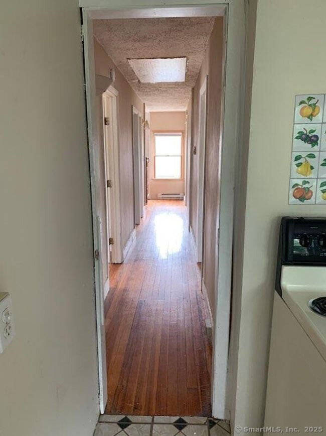 APT-3 - 32 Prospect St, Home with 2 bedrooms, 1 bathrooms and null parking in Wallingford CT | Image 5