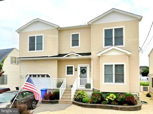37 Frank Drive, MANAHAWKIN, NJ, 08050 | Card Image