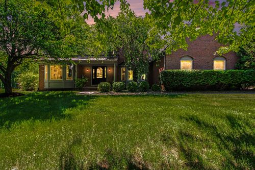 5875 Pinecrest Estates Dr, Ann Arbor, MI, 48105-9360 | Card Image