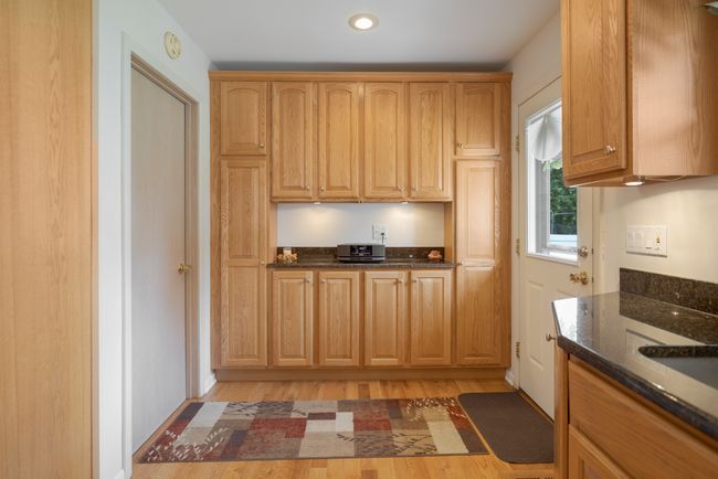298 Fern Dr, House other with 3 bedrooms, 2 bathrooms and 2 parking in Elk Grove Village IL | Image 8