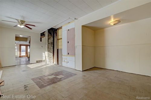 55 Mouton Dr, Lake Orion, MI, 48362-3735 | Card Image